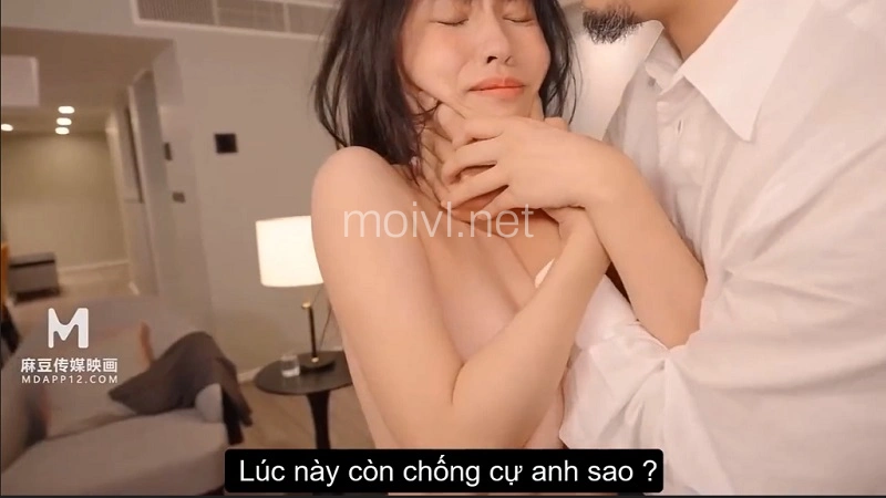 Cưỡng dâm cô vợ của cấp dưới vì quá xinh đẹp